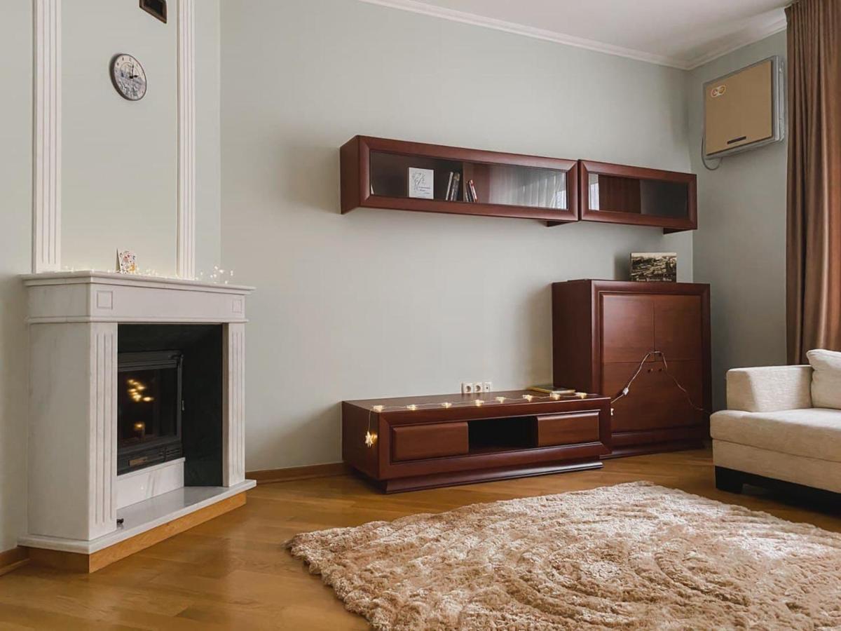 Family Apartment Near The University Černivci Esterno foto